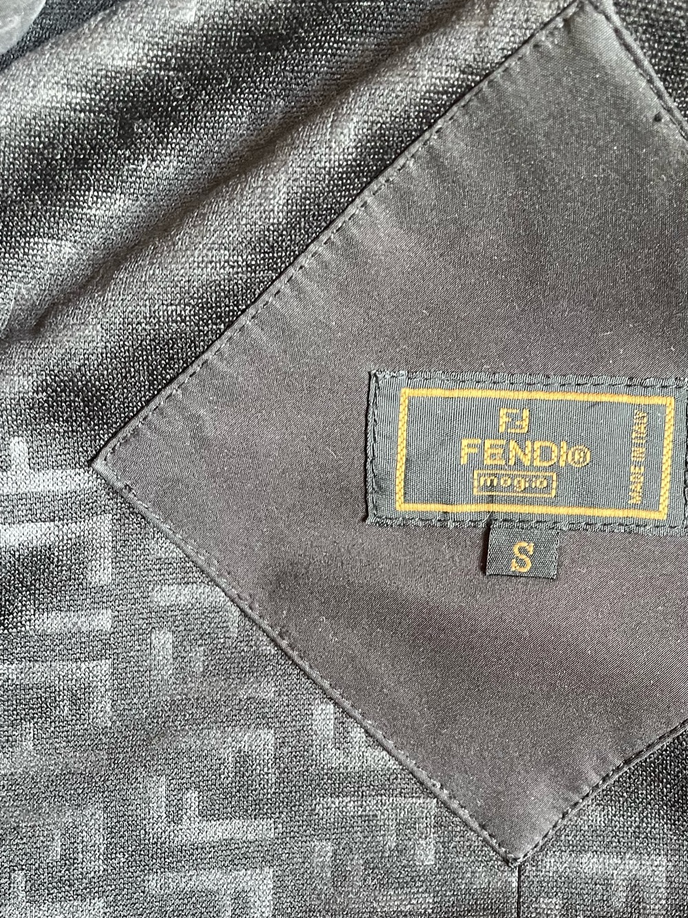 Fendi Silk Trench Coat with Zucca Silk Wool Blend Lining Vintage - Picture 9 of 17